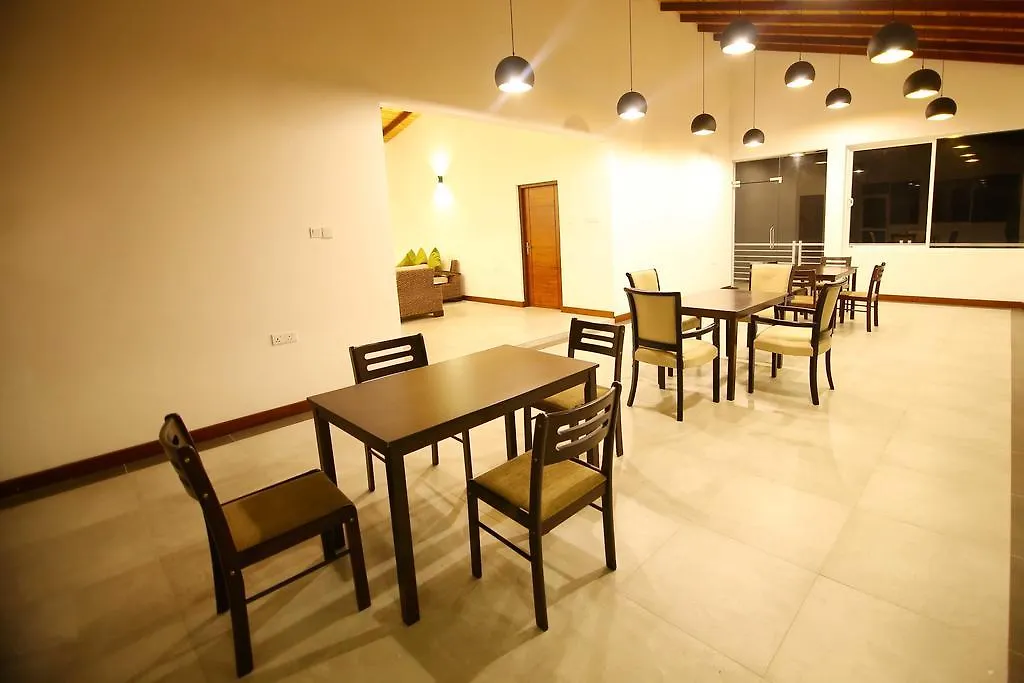 פראדניה Hillcrest Villa